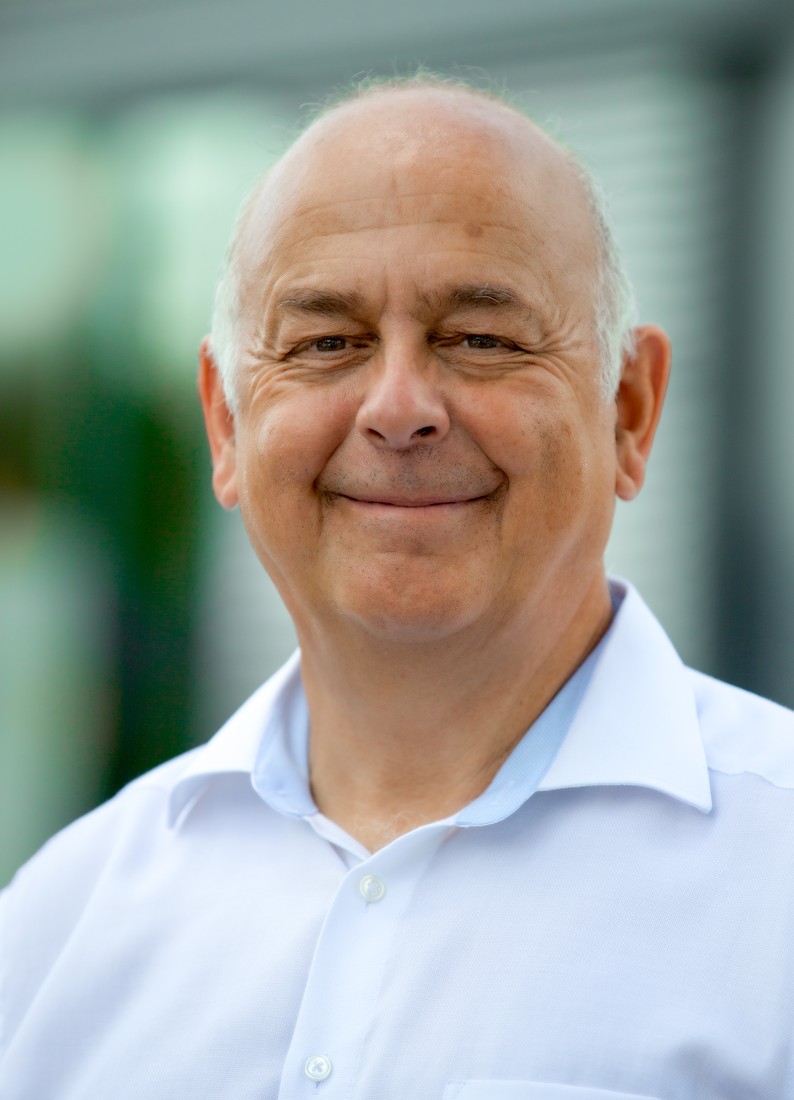 어플리케이션 & 세일즈 지원 책임자 - Wolfgang Wiedemann Wolfgang Wiedemann - Head of Application & Sales Support